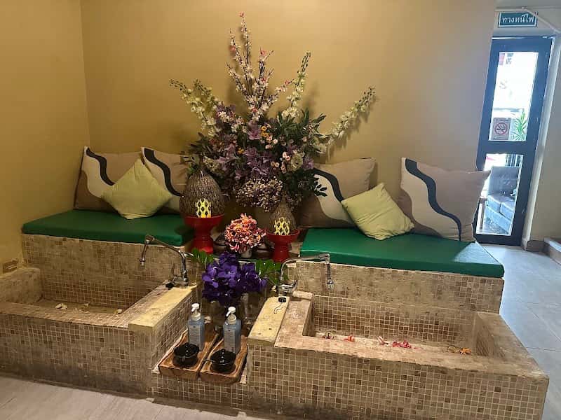 8 Elements Spa Massage