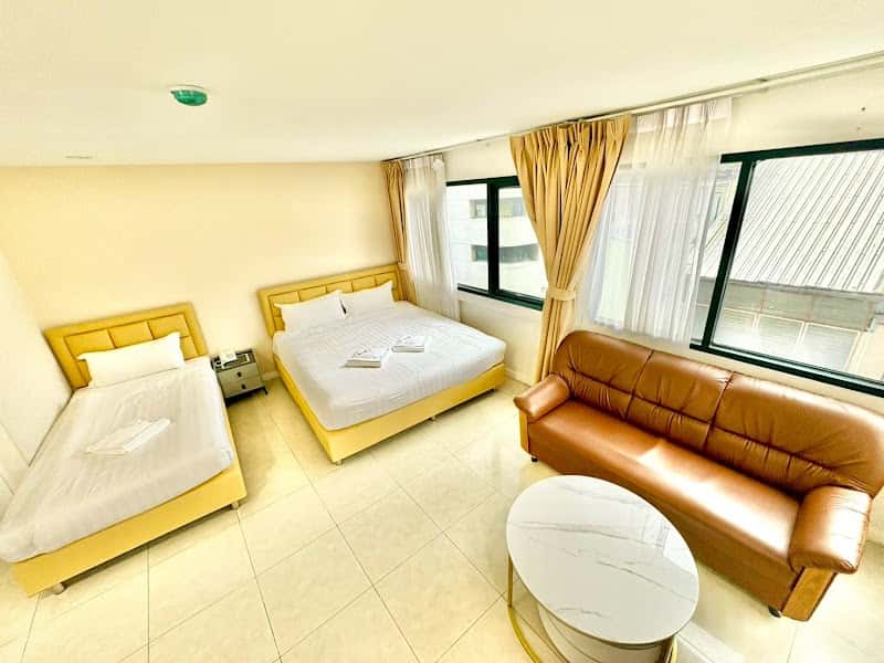ABCYQ Hotel