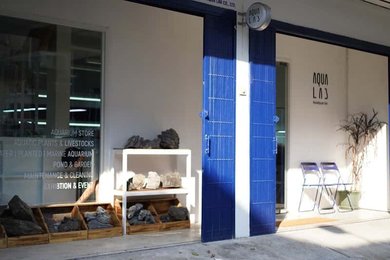 AQUA LAB Store + Design & Solution