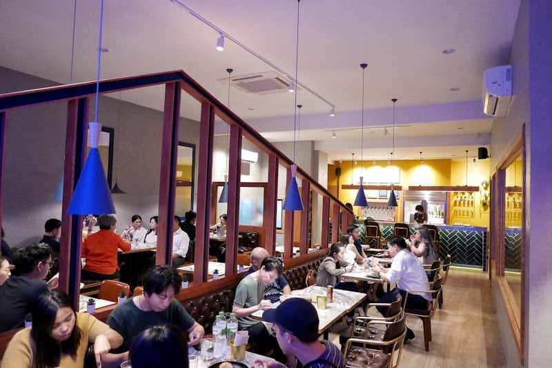 Beast & Butter : Burgers & Beers (Thong Lo)