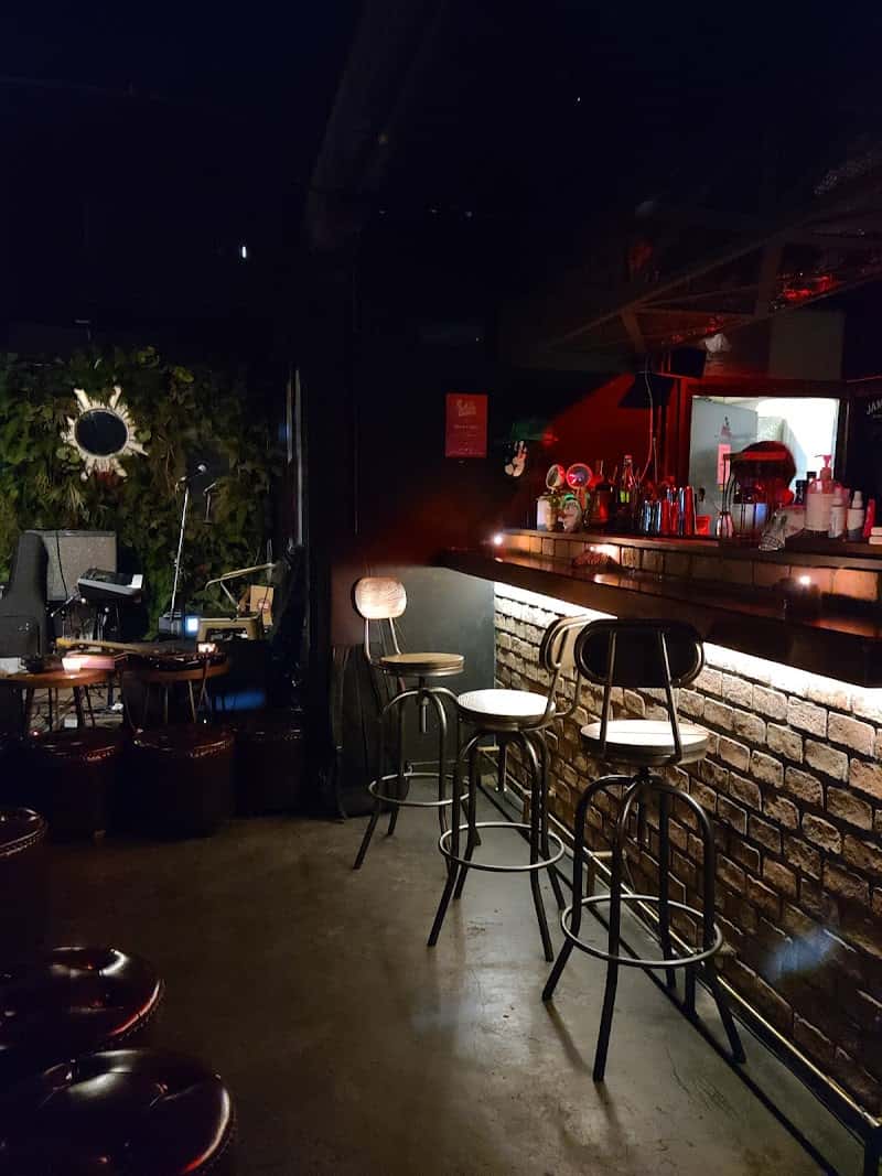 Black Cabin Bar Bangkok