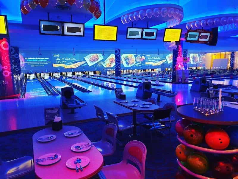 Blu-O Rhythm & Bowl Esplanade Ratchada