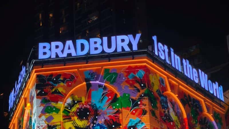 BRADBURY Bradbury / World’s Noisiest Massage / Massage Shop