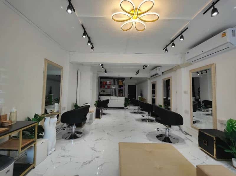 Cafe & cuts hair salon