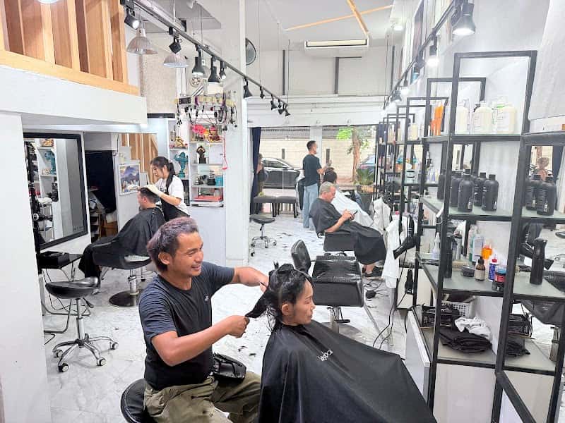 Club H Salon