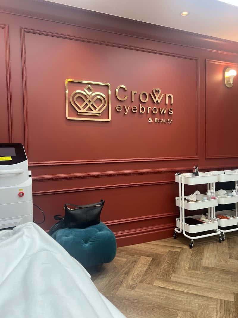 Crown Eyebrows & Beauty