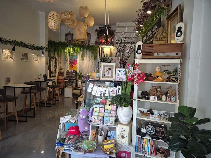 Eggplant Smoothie & Juice Bar Songwat