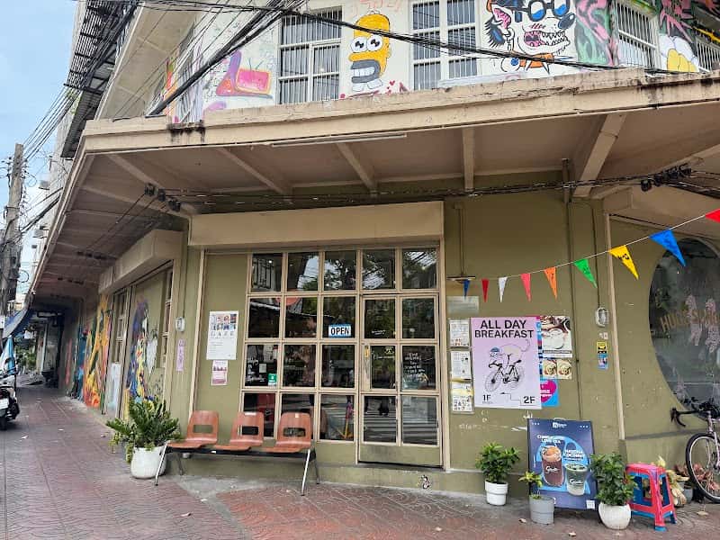 HUGS SONGWAT CAFE