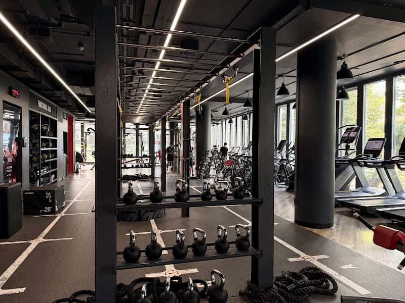 Jetts 24 Hour Fitness - Canvas Phloen Chit