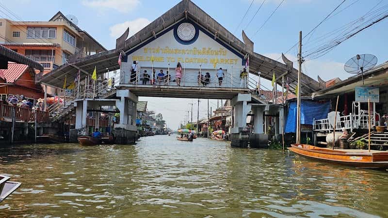 Khlong Bang Luang Market