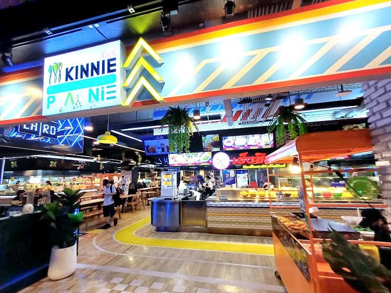 KINNIE PLAYNiE FOOD COURT
