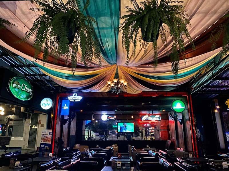 Maldives Pub & Restaurant