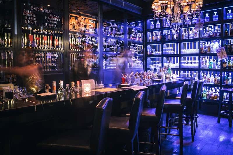 Manhattan Bar
