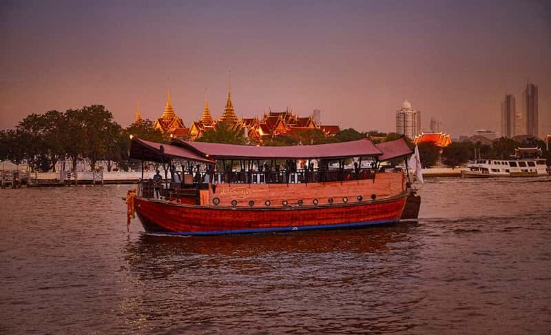 Manohra Cruises