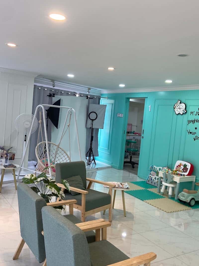 M'JOY Dental Clinic (คลินิกทันตกรรมเอ็มจอย)