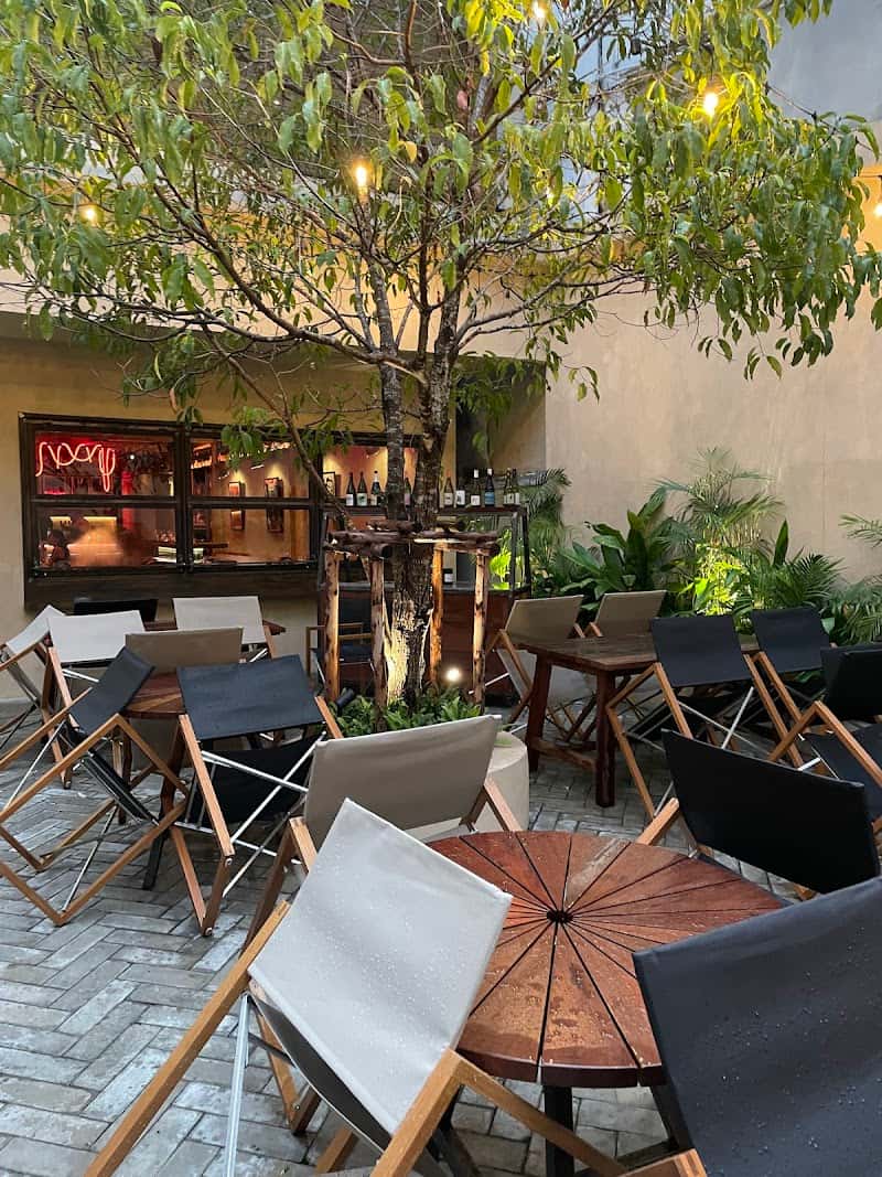 Mod Kaew Wine Bar
