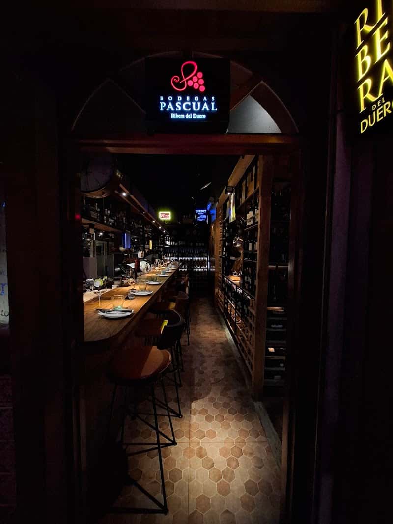 PaLeTa: Iberico, Wine, Bar
