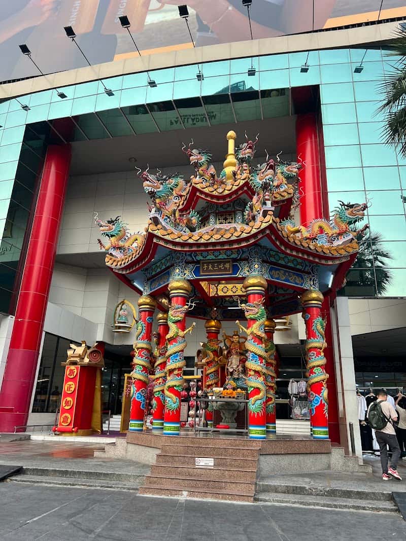 Palladium Night Market