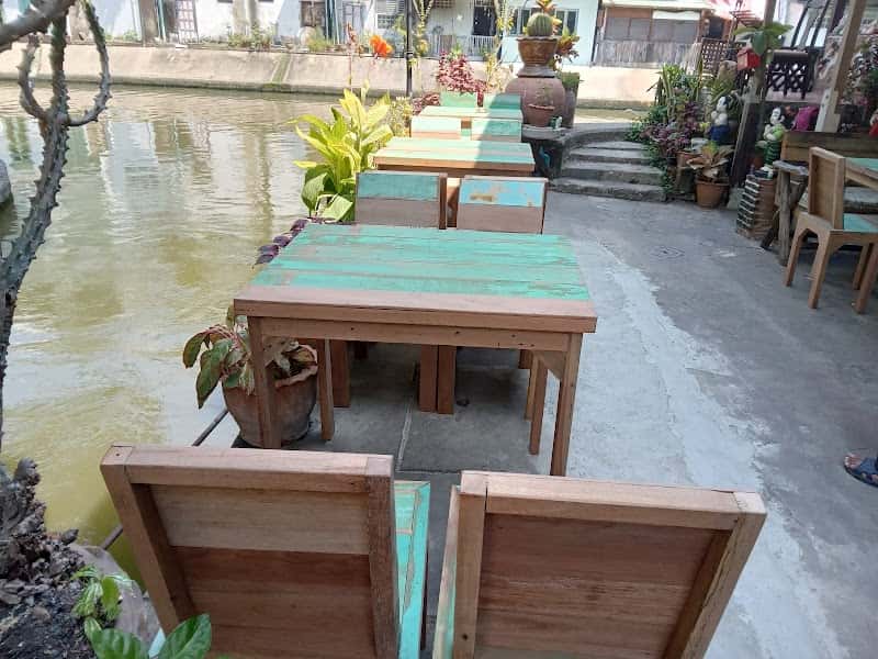 Penquin Village chill bar