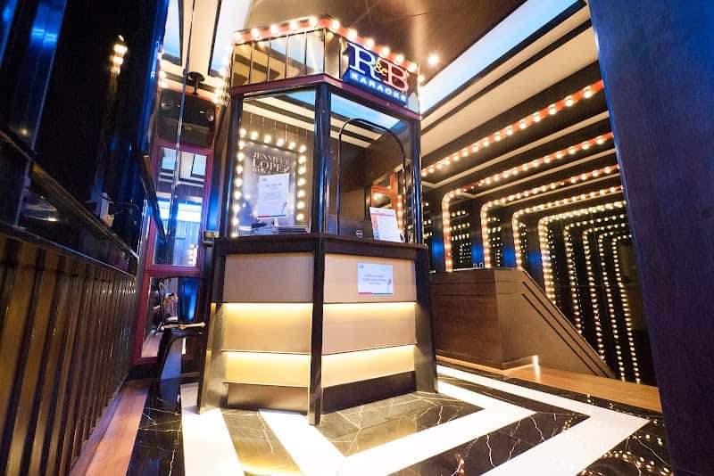 R&B Karaoke (Asoke)