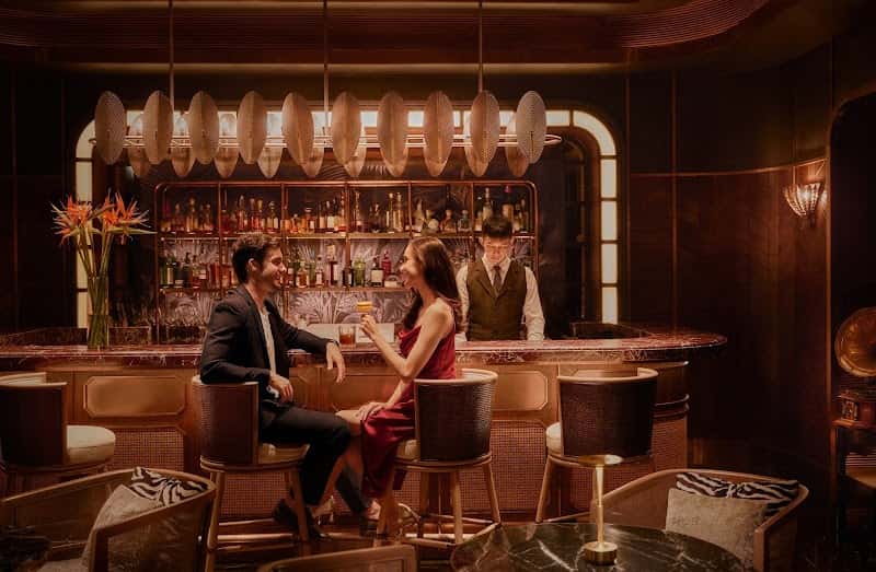 ROGUES Bar