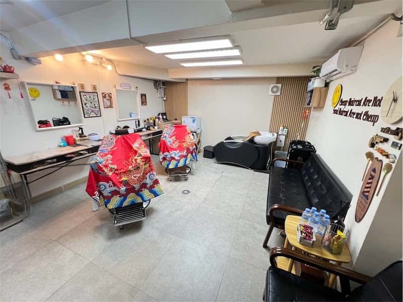 SMART GENTRY BARBERSHOP EKKAMAI