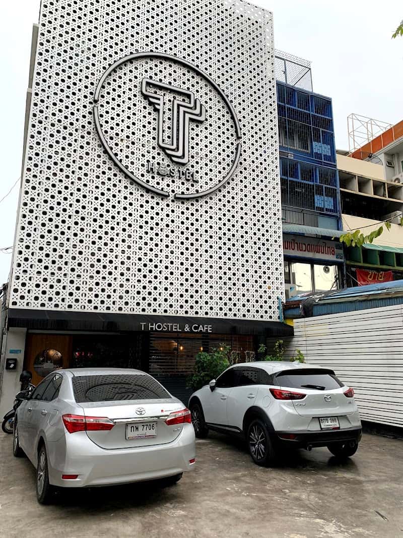 T Hostel Victory Monument