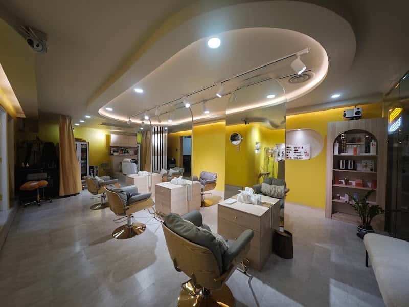 The ambassador barbershop bangkok middle Eastern / african / asian / European barber حلاق عربي