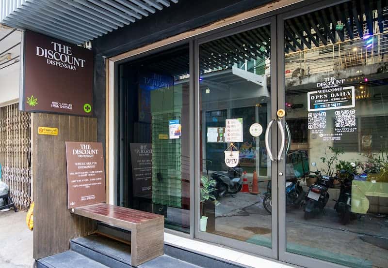 The Discount Dispensary (Ekkamai) Cannabis Lounge / / Budget Weed Dispensary