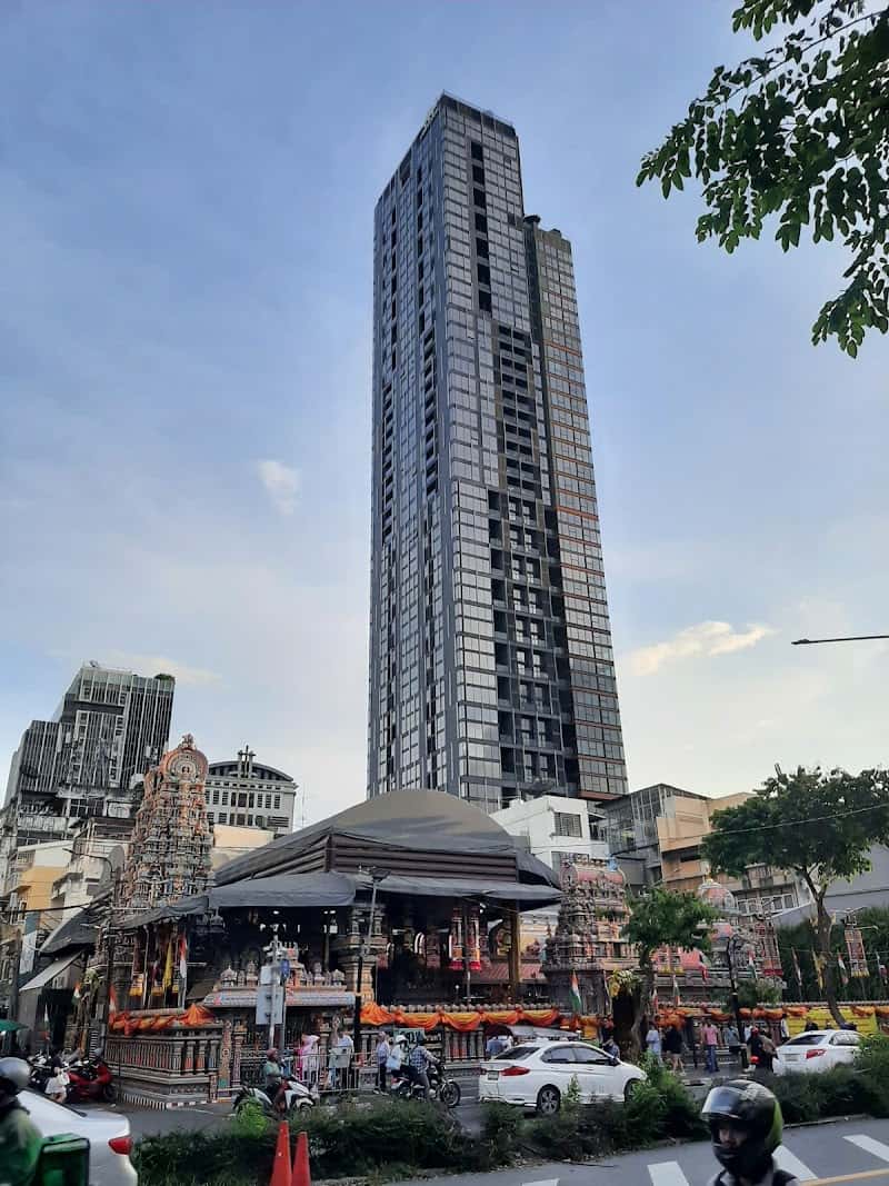 The Lofts Silom by Raimon Land