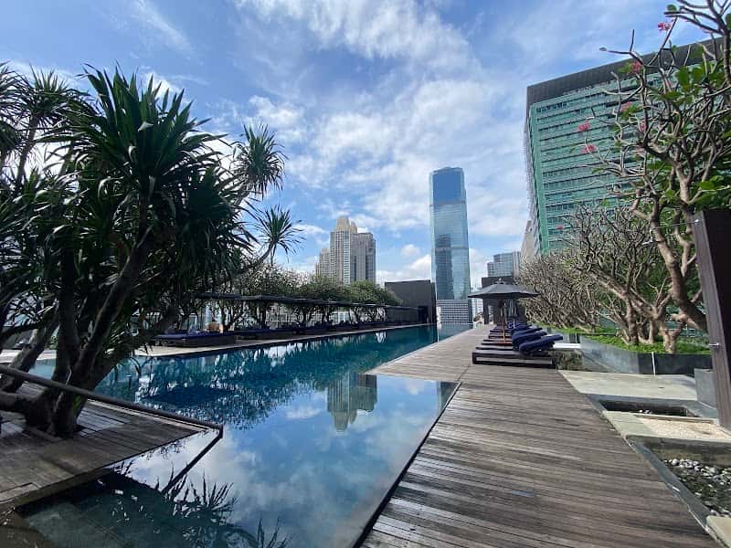 The Met Condominium