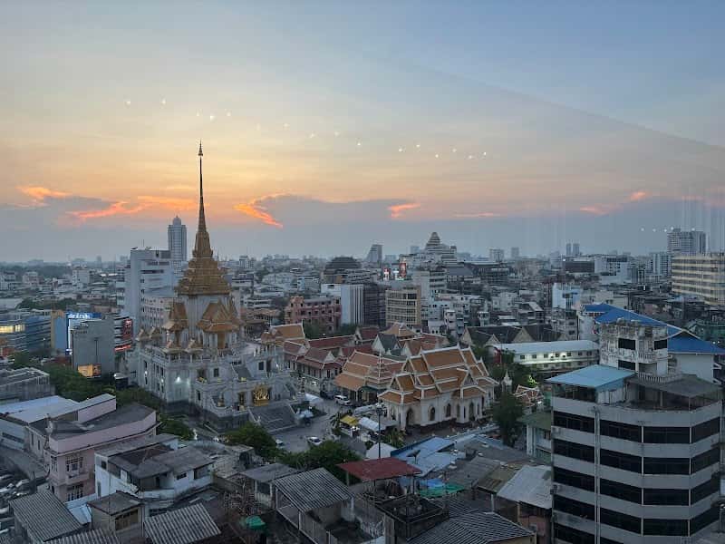 The Quarter Hua Lamphong by UHG