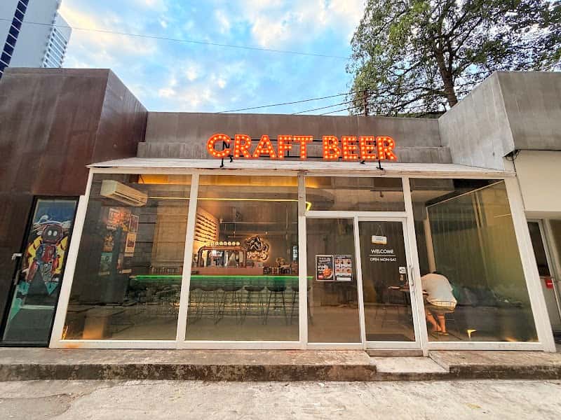 Underdog Microbrewery (Ratchada Soi 4)