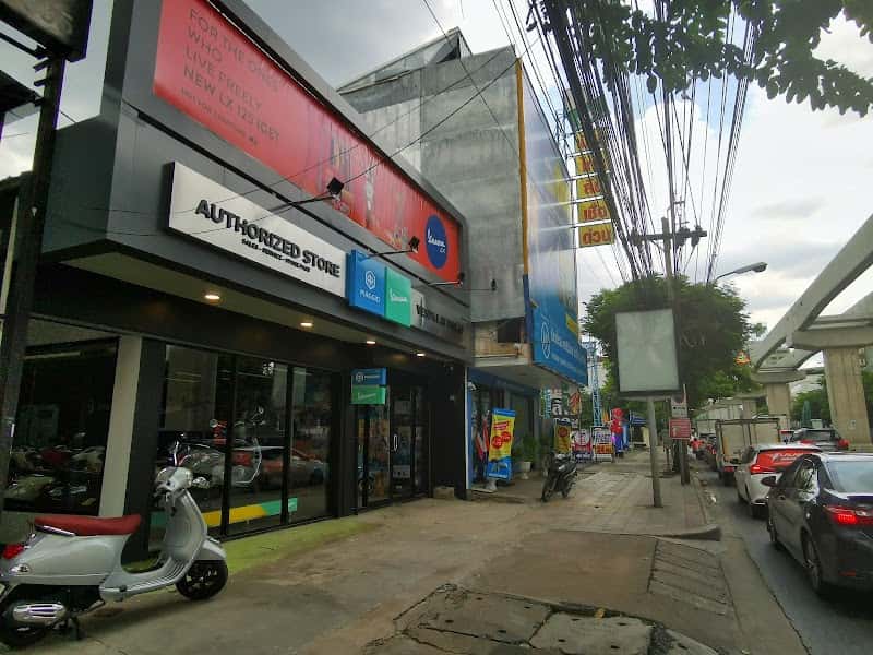 Vespa Lat Phrao
