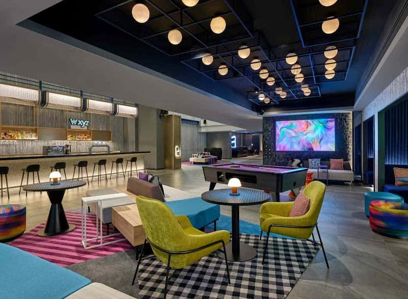 W XYZ bar
