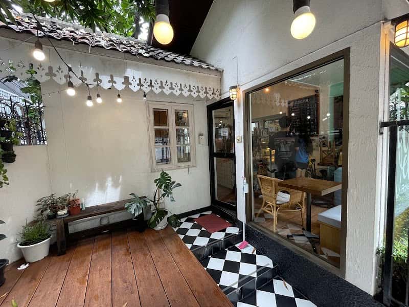 Warm Welcome Bakery & Cafe
