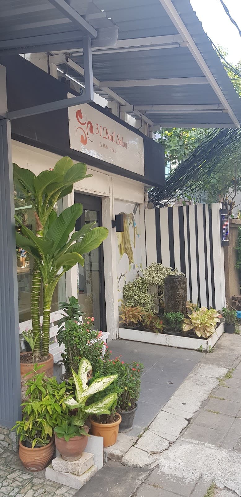 31 Nail Salon