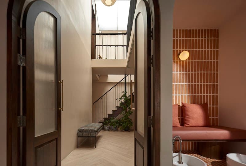 AN JING Thai Massage l Yaowarat , Maitri Chit