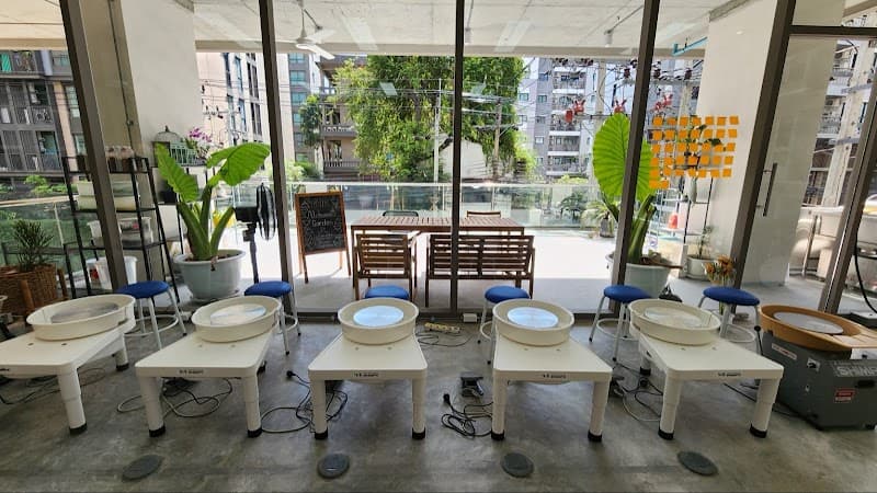 Aromdee Art Studio – เวิร์กช็อปเซรามิก & Pottery Class Bangkok