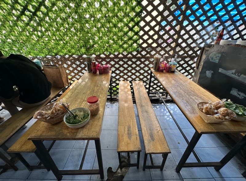 Auntie's Boat Noodle Victory Monument