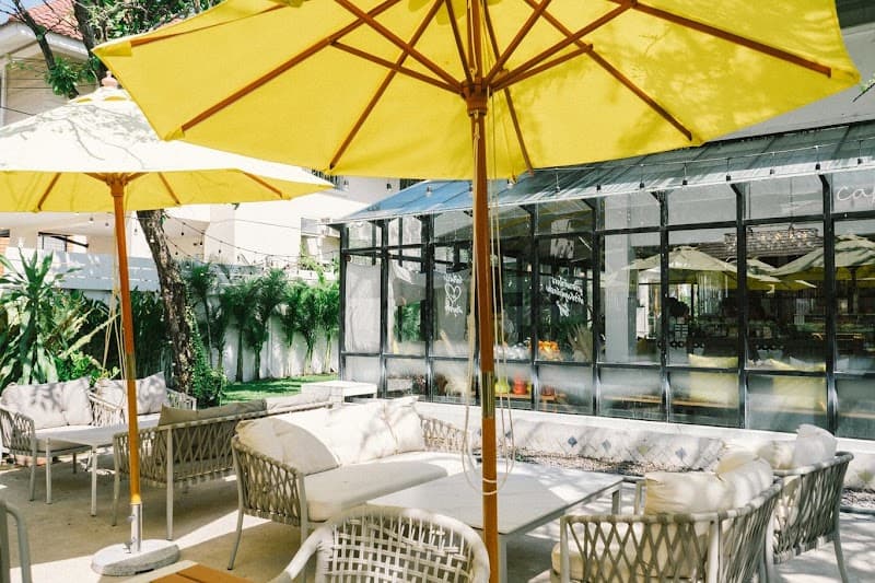 BakerxFlorist Cake Studio & Café