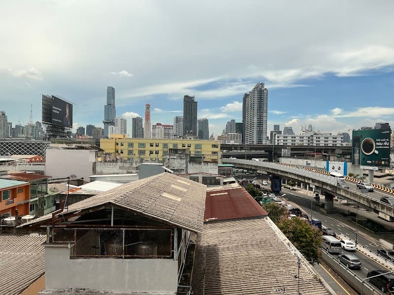 Bangkok City Suite Hotel