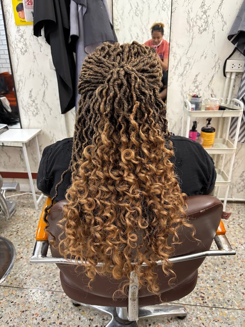 Bell hair braiding salon Bangkok