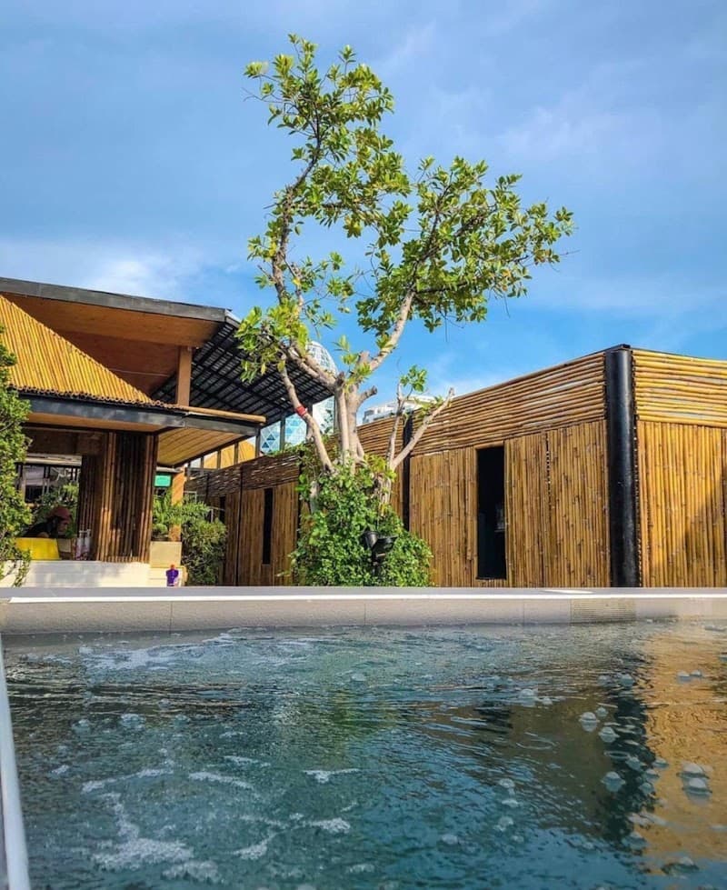 Blu Cabin Ari Stylish Gay Poshtel