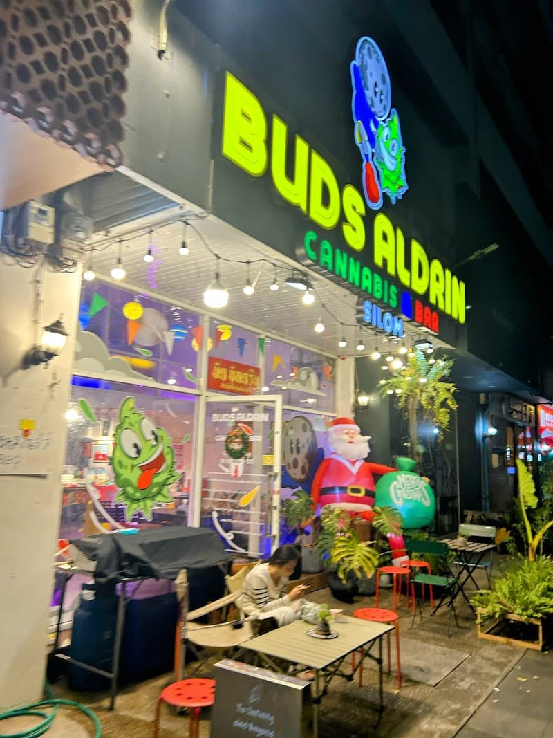 Buds aldrin silom