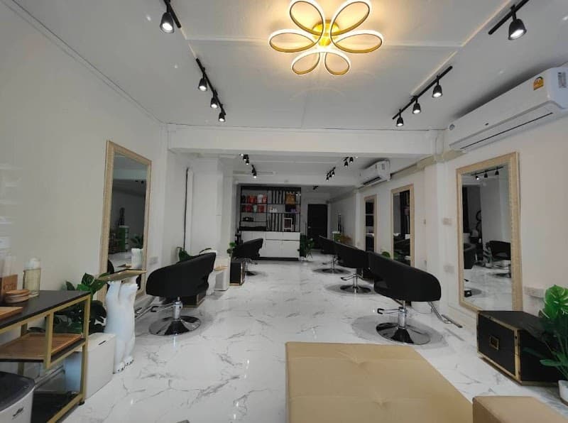 Cafe & cuts hair salon