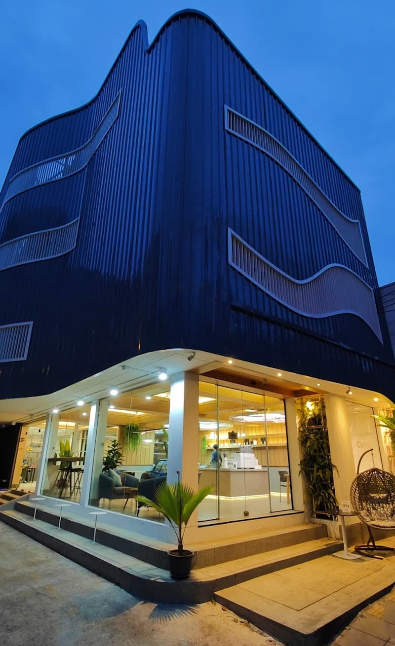 CANNABIS KINGDOM Dispensary & X2O Cafe