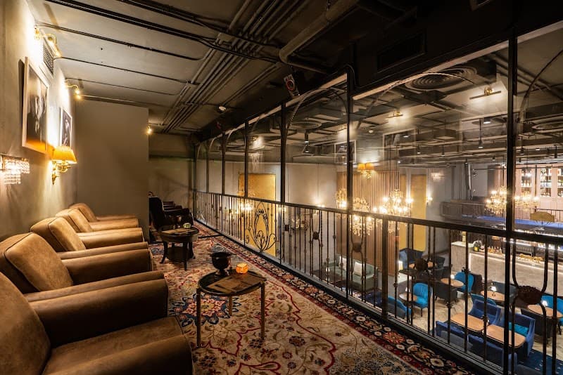 Cigar Lounge in Bangkok Sukumvit at Abandoned Mansion