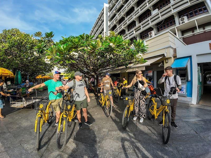 Co van Kessel (Tha Phra Chan) - Bangkok Bicycle Tours