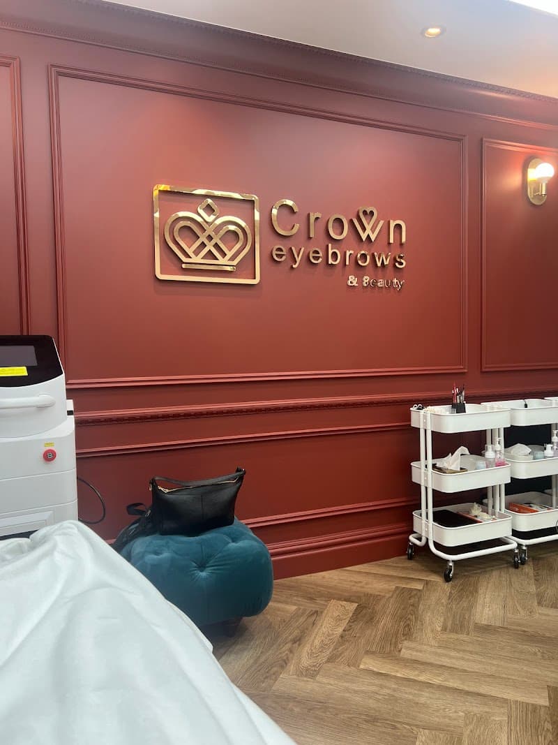 Crown Eyebrows & Beauty